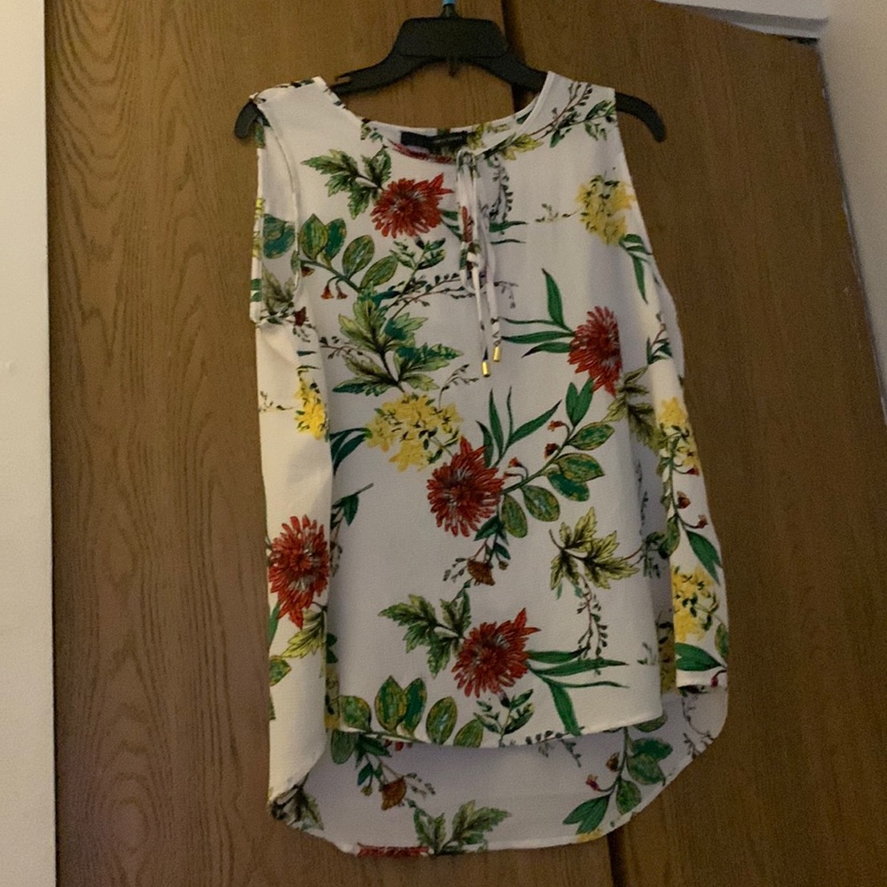 Woman’s top size large